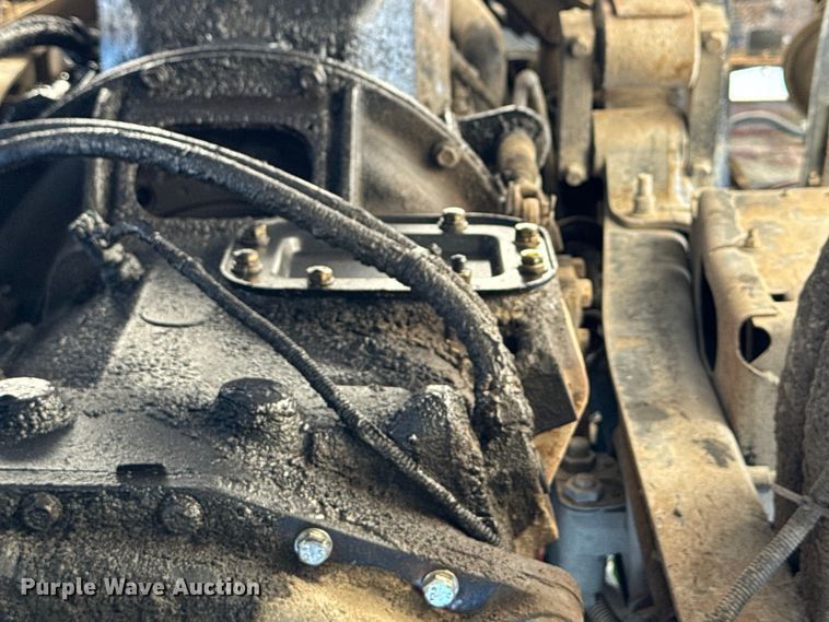 image for item EF2212 2007 Mack CHN semi truck