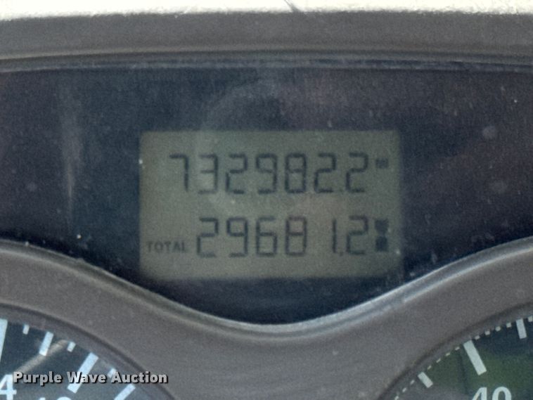 image for item EF2212 2007 Mack CHN semi truck