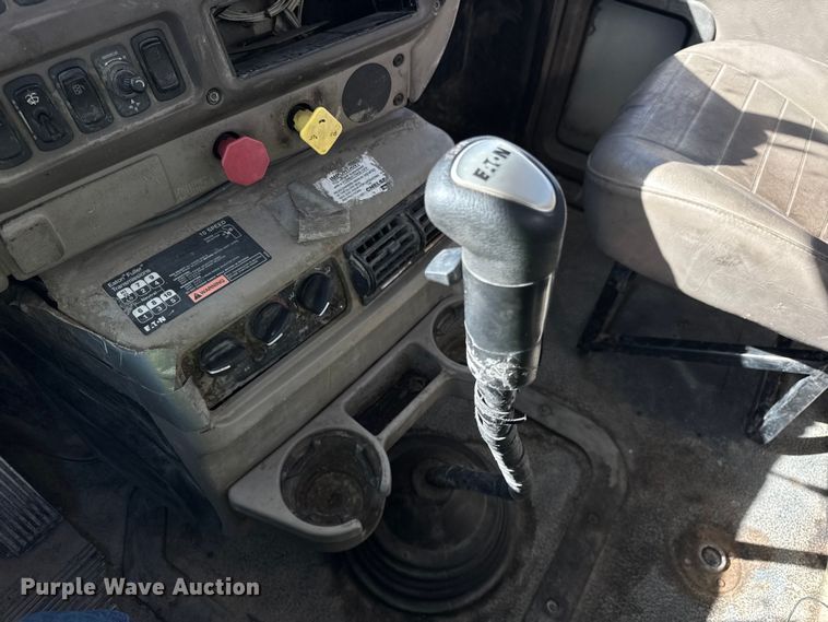 image for item EF2212 2007 Mack CHN semi truck