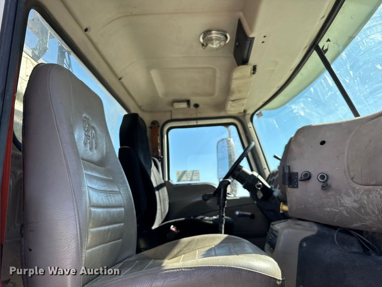 image for item EF2212 2007 Mack CHN semi truck