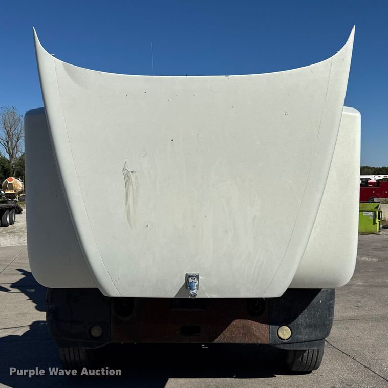 image for item EF2212 2007 Mack CHN semi truck