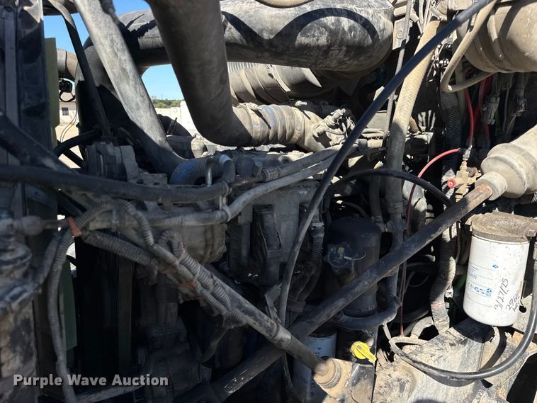 image for item EF2212 2007 Mack CHN semi truck