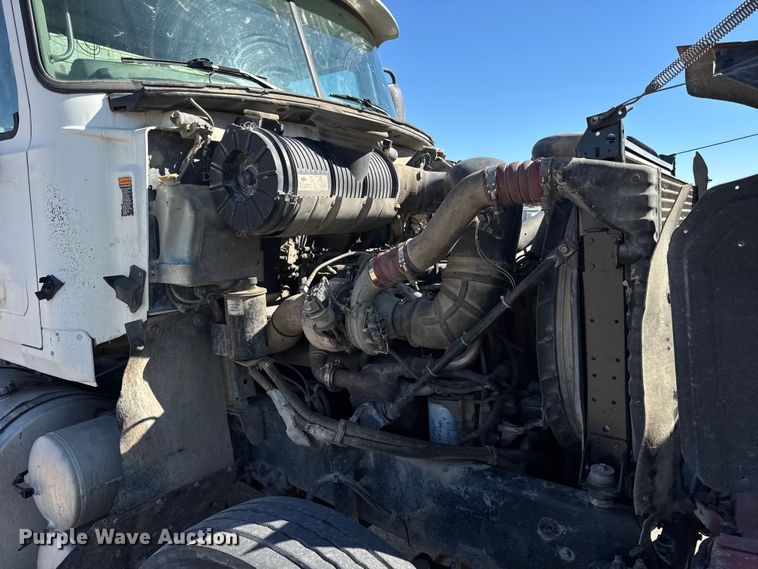 image for item EF2212 2007 Mack CHN semi truck