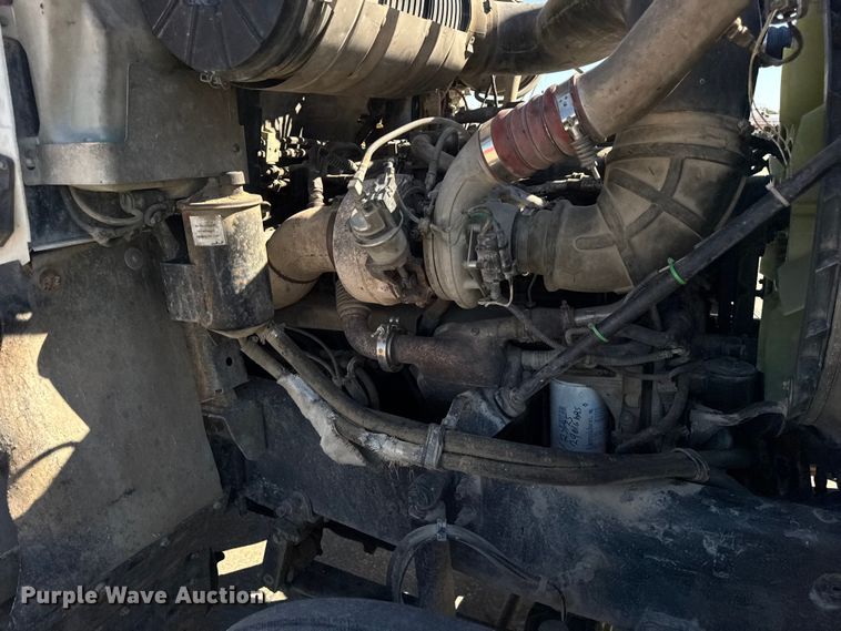 image for item EF2212 2007 Mack CHN semi truck