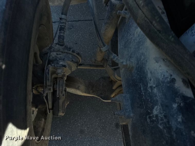 image for item EF2212 2007 Mack CHN semi truck