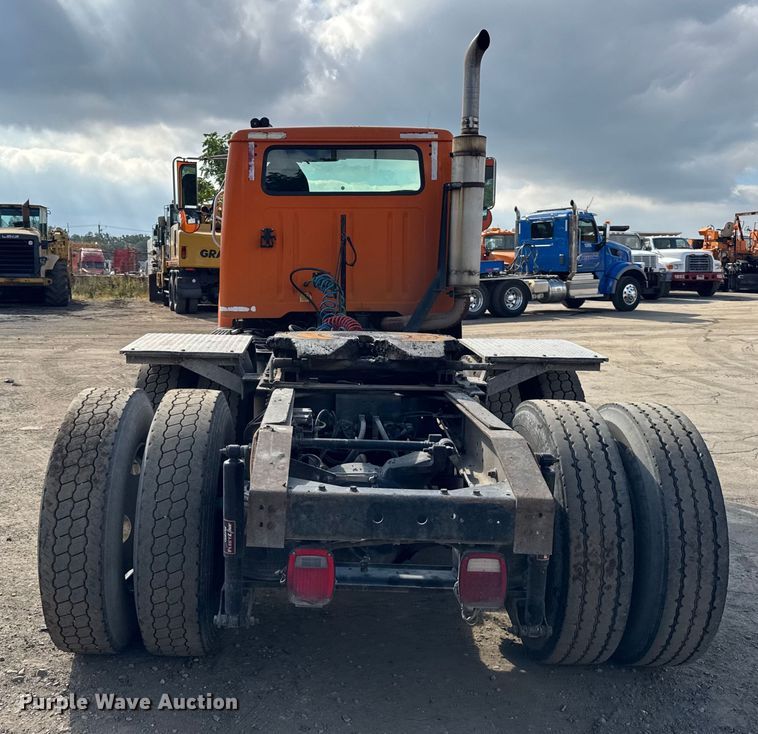 image for item EF2221 2000 International F-2574 semi truck