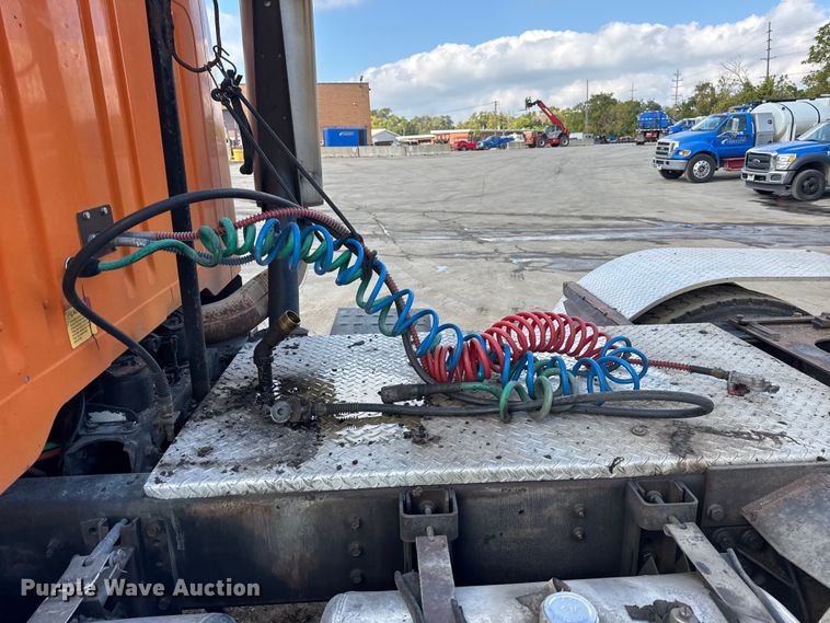 image for item EF2221 2000 International F-2574 semi truck