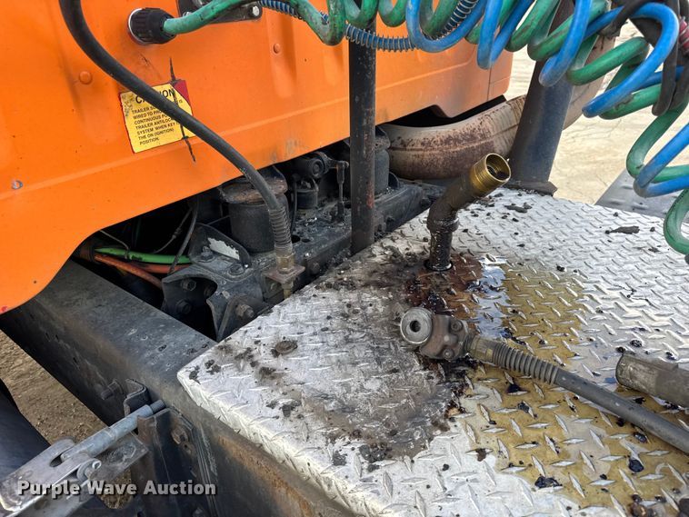 image for item EF2221 2000 International F-2574 semi truck