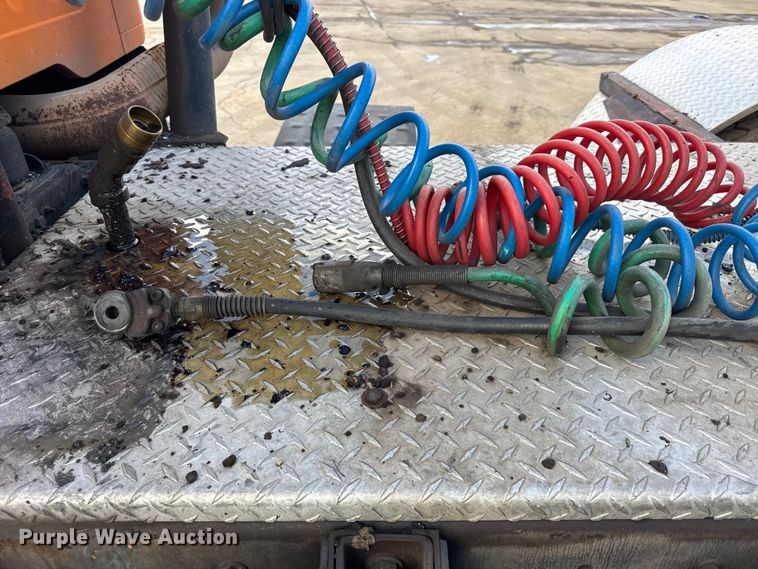 image for item EF2221 2000 International F-2574 semi truck