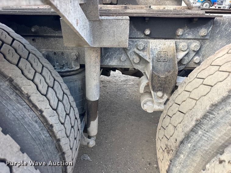 image for item EF2221 2000 International F-2574 semi truck