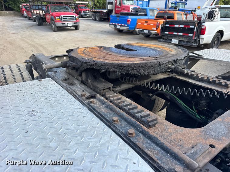 image for item EF2221 2000 International F-2574 semi truck