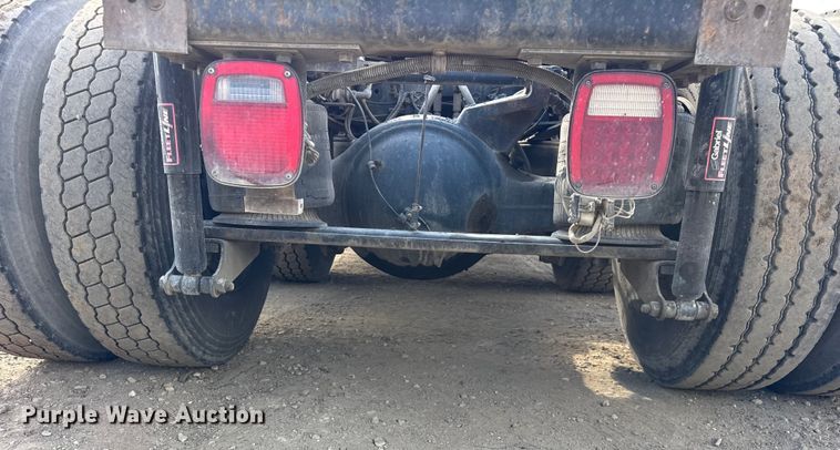 image for item EF2221 2000 International F-2574 semi truck