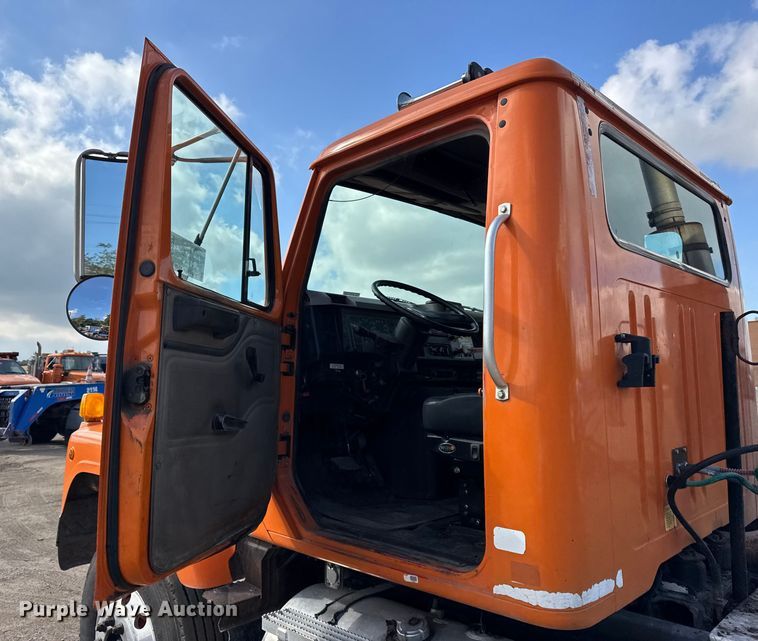 image for item EF2221 2000 International F-2574 semi truck