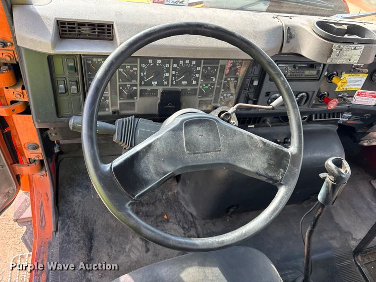 image for item EF2221 2000 International F-2574 semi truck