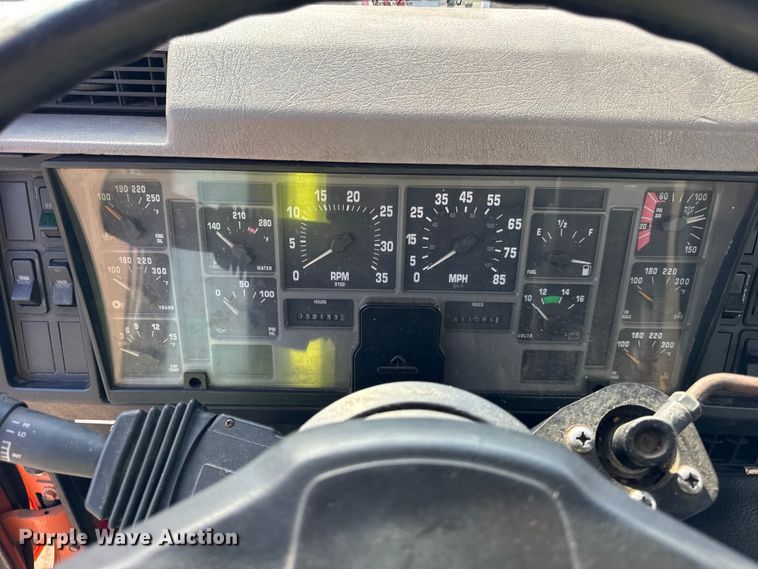 image for item EF2221 2000 International F-2574 semi truck