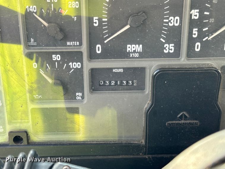 image for item EF2221 2000 International F-2574 semi truck