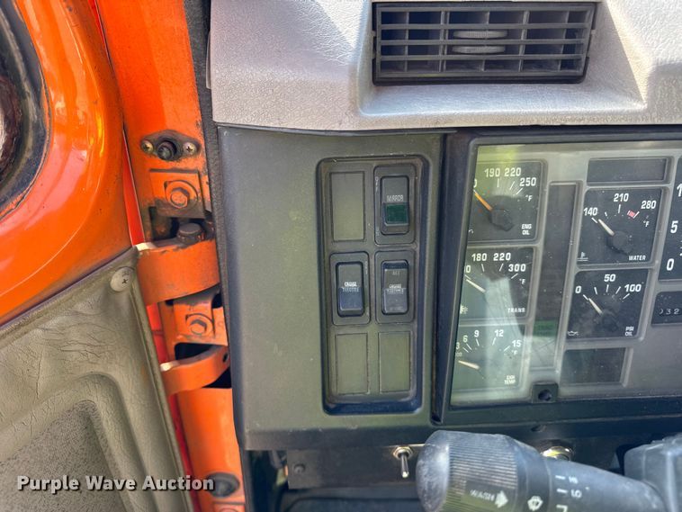 image for item EF2221 2000 International F-2574 semi truck