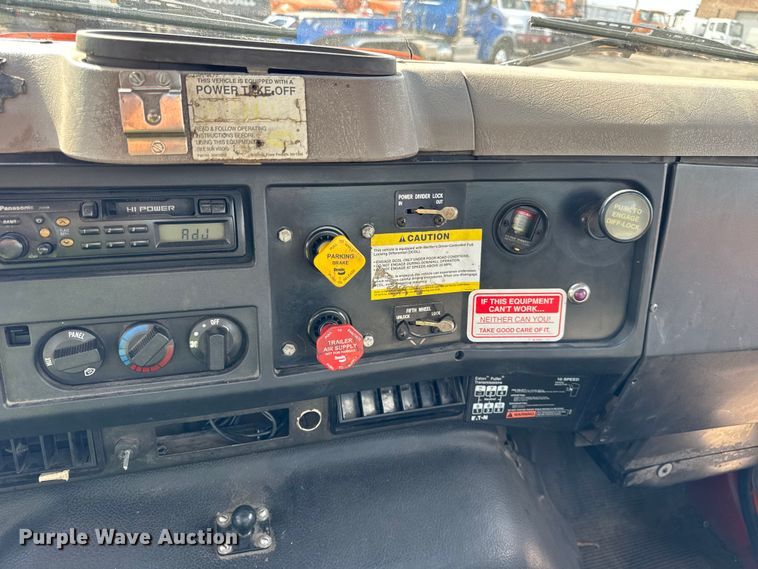 image for item EF2221 2000 International F-2574 semi truck