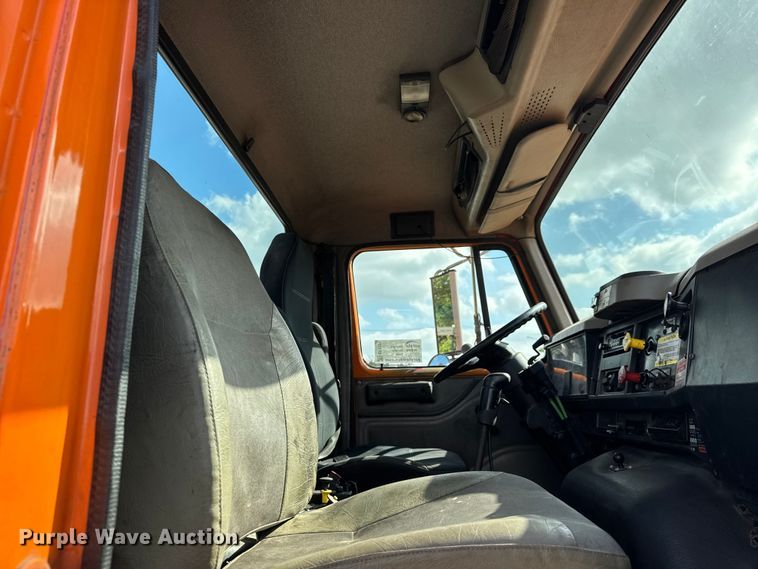 image for item EF2221 2000 International F-2574 semi truck