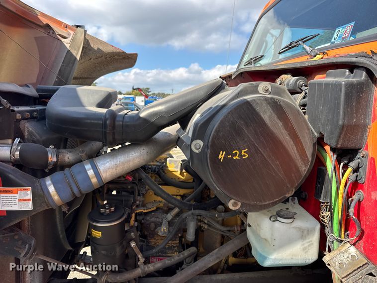 image for item EF2221 2000 International F-2574 semi truck