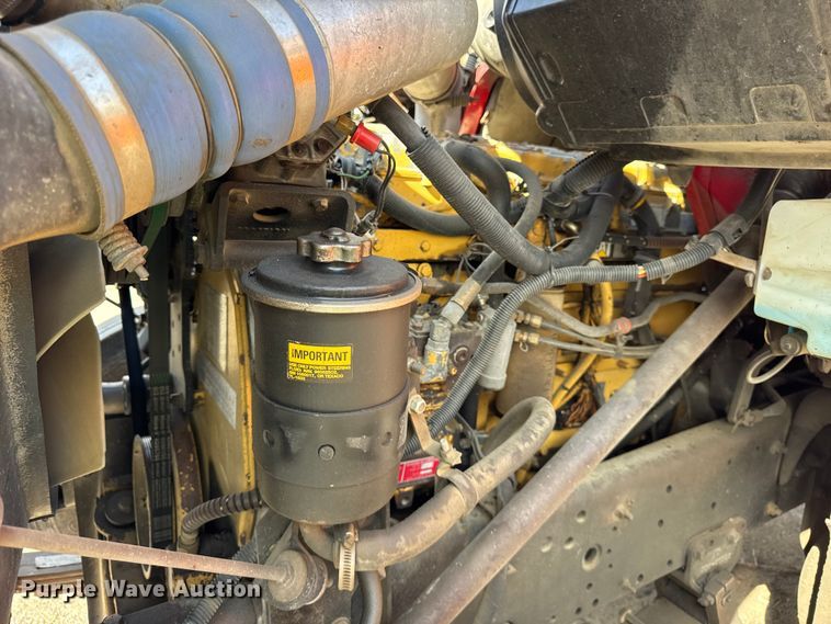 image for item EF2221 2000 International F-2574 semi truck