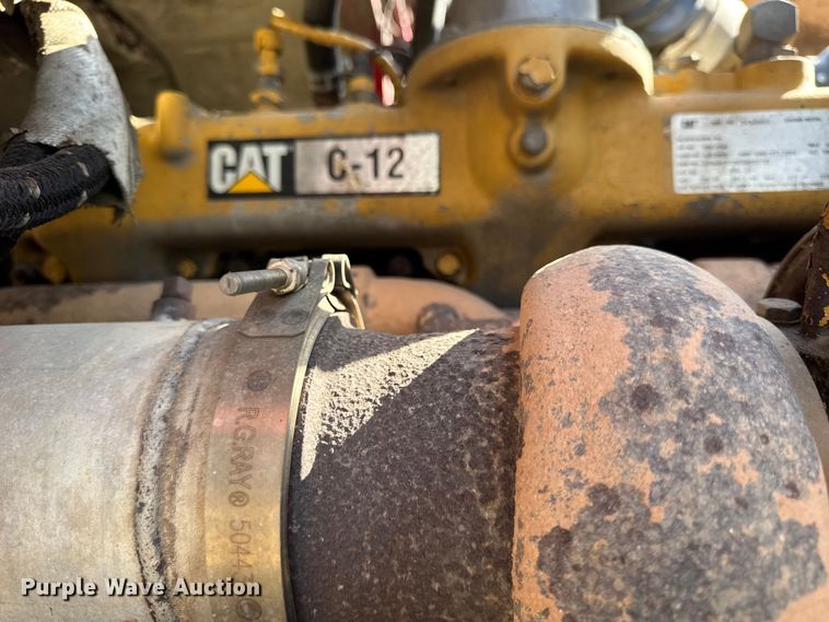 image for item EF2221 2000 International F-2574 semi truck