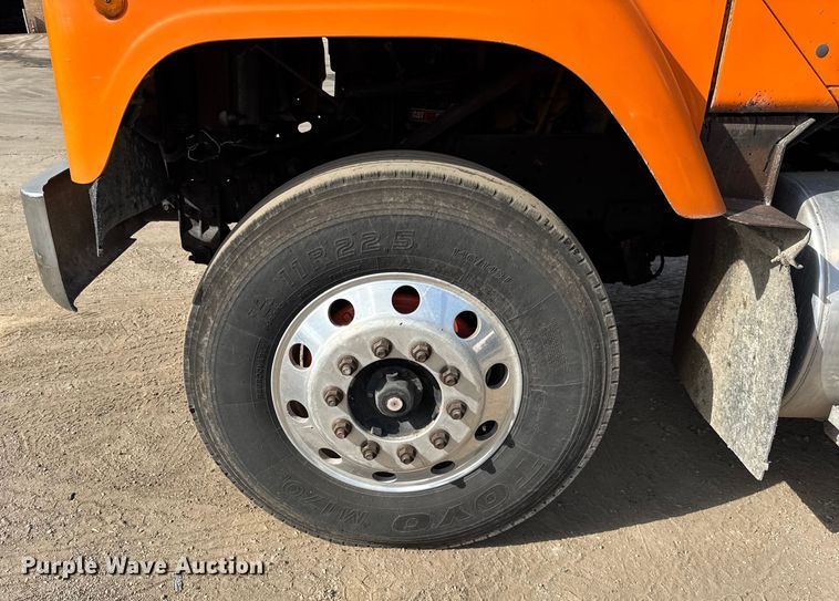 image for item EF2221 2000 International F-2574 semi truck