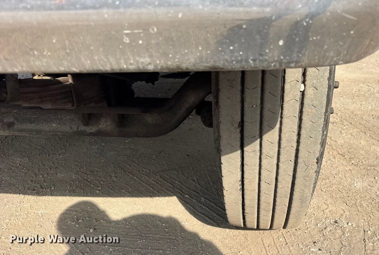 image for item EF2221 2000 International F-2574 semi truck