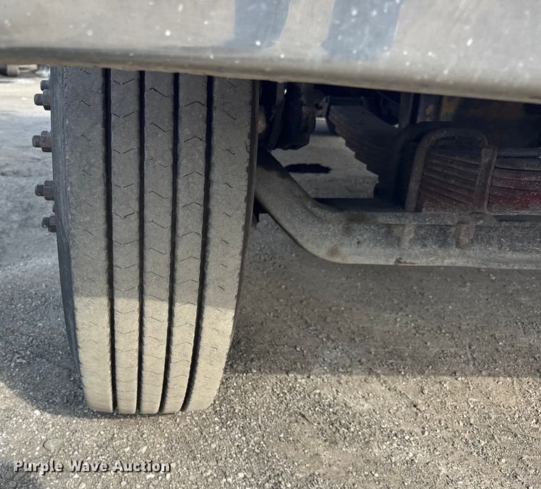 image for item EF2221 2000 International F-2574 semi truck