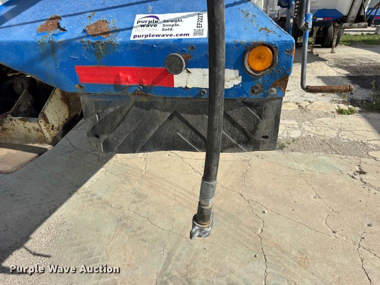 image for item EF2227 1994 Hilbilt end dump trailer