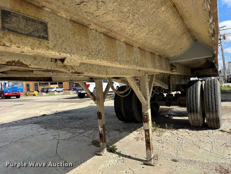 image for item EF2227 1994 Hilbilt end dump trailer