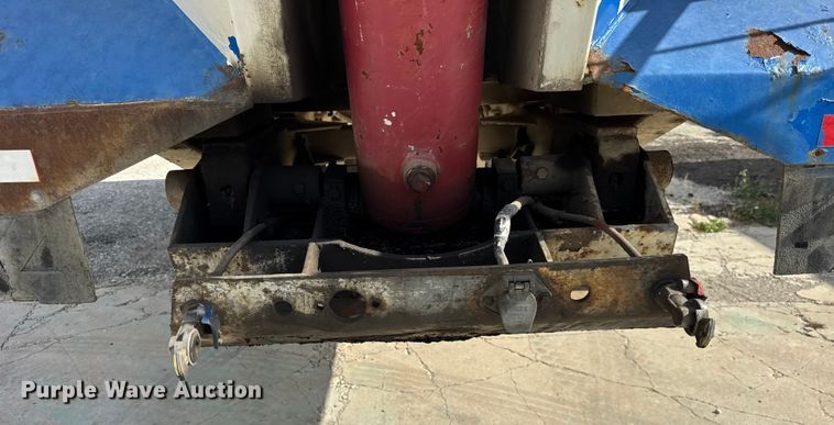 image for item EF2227 1994 Hilbilt end dump trailer