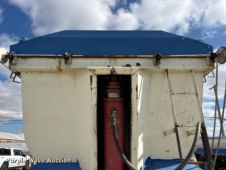 image for item EF2227 1994 Hilbilt end dump trailer