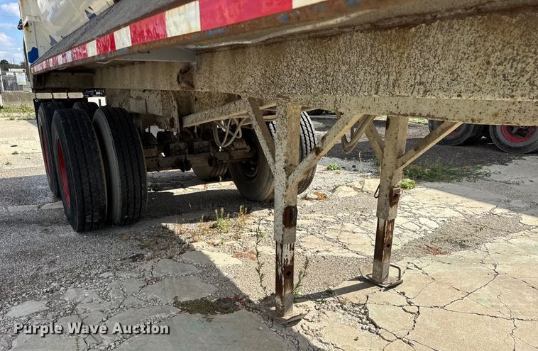 image for item EF2227 1994 Hilbilt end dump trailer