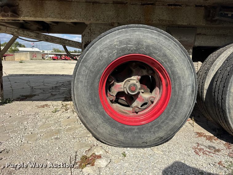 image for item EF2227 1994 Hilbilt end dump trailer