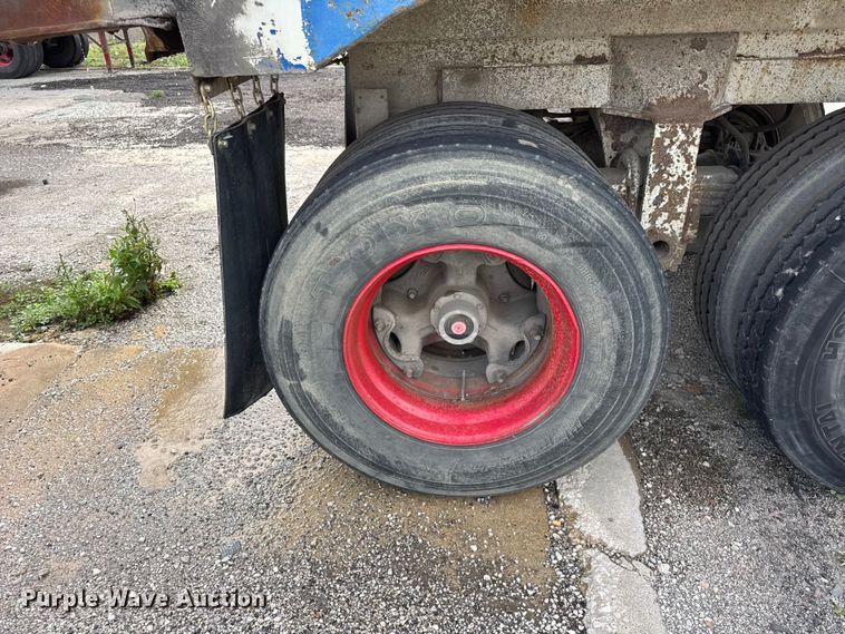 image for item EF2227 1994 Hilbilt end dump trailer