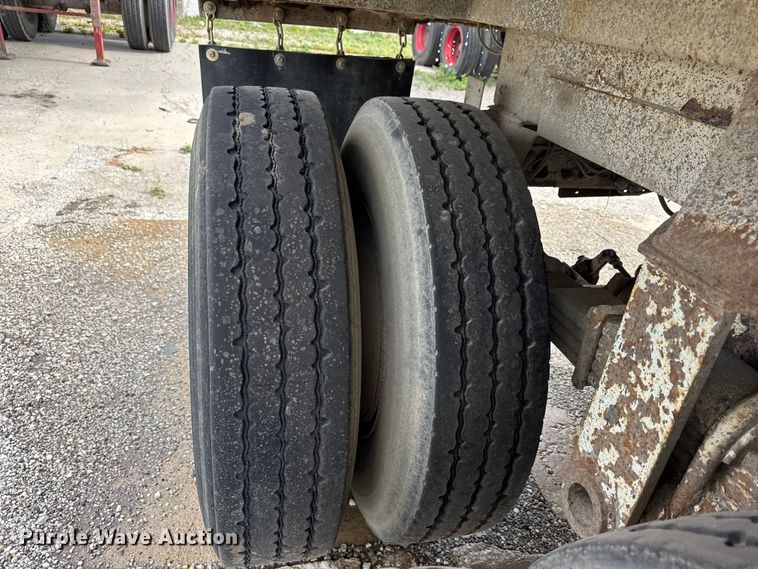 image for item EF2227 1994 Hilbilt end dump trailer