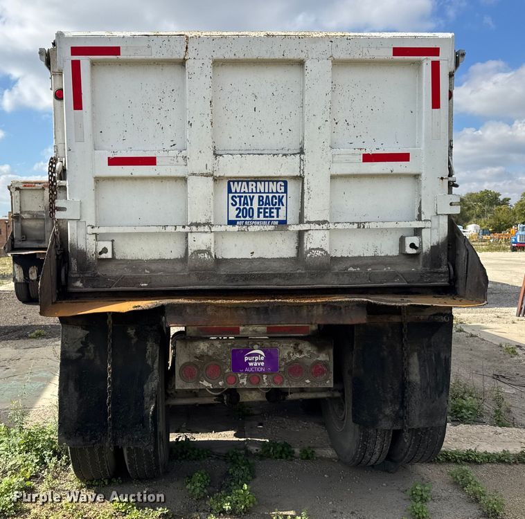 image for item EF2228 1993 Hillbilt end dump trailer