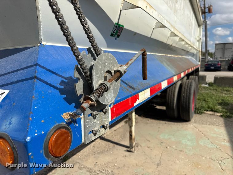 image for item EF2228 1993 Hillbilt end dump trailer