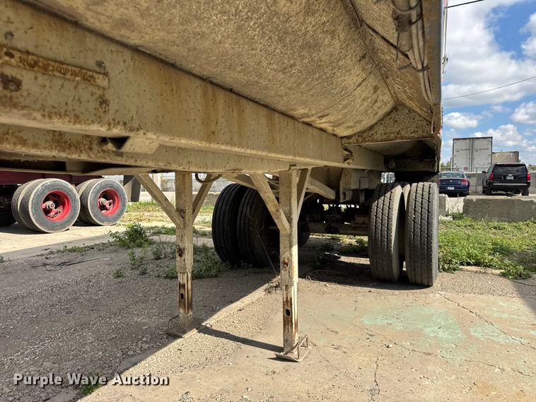 image for item EF2228 1993 Hillbilt end dump trailer