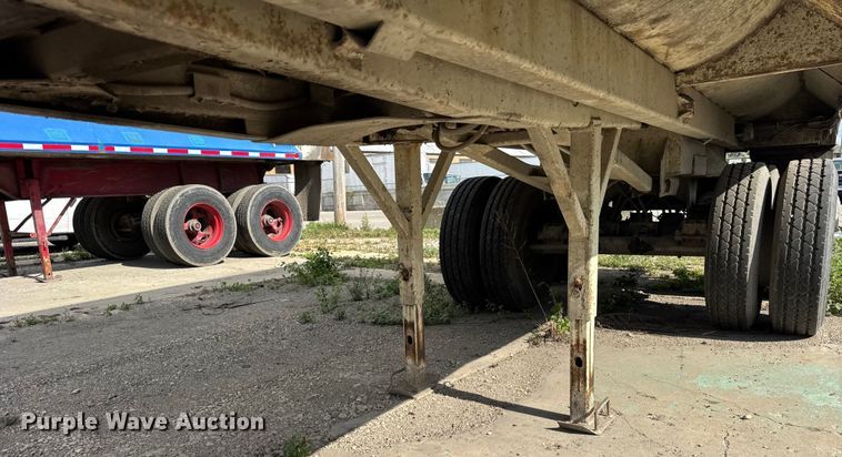 image for item EF2228 1993 Hillbilt end dump trailer