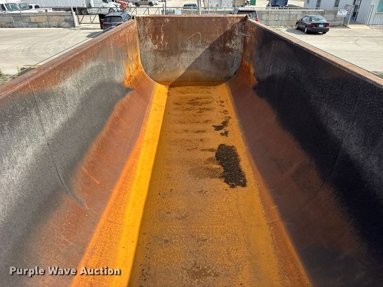 image for item EF2228 1993 Hillbilt end dump trailer