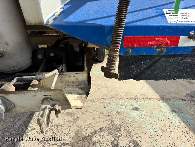 image for item EF2228 1993 Hillbilt end dump trailer