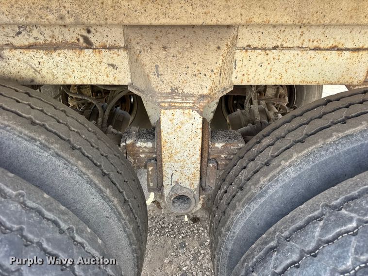 image for item EF2228 1993 Hillbilt end dump trailer