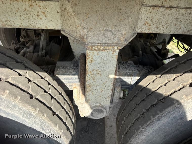 image for item EF2228 1993 Hillbilt end dump trailer