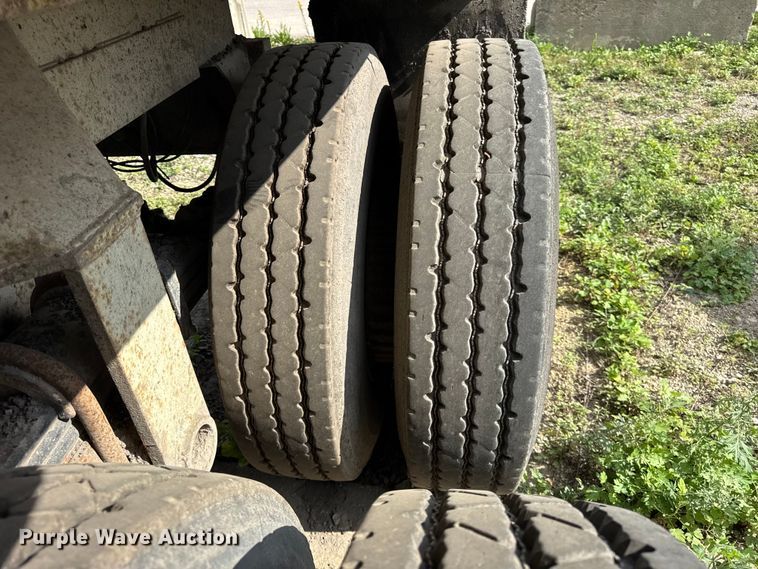 image for item EF2228 1993 Hillbilt end dump trailer