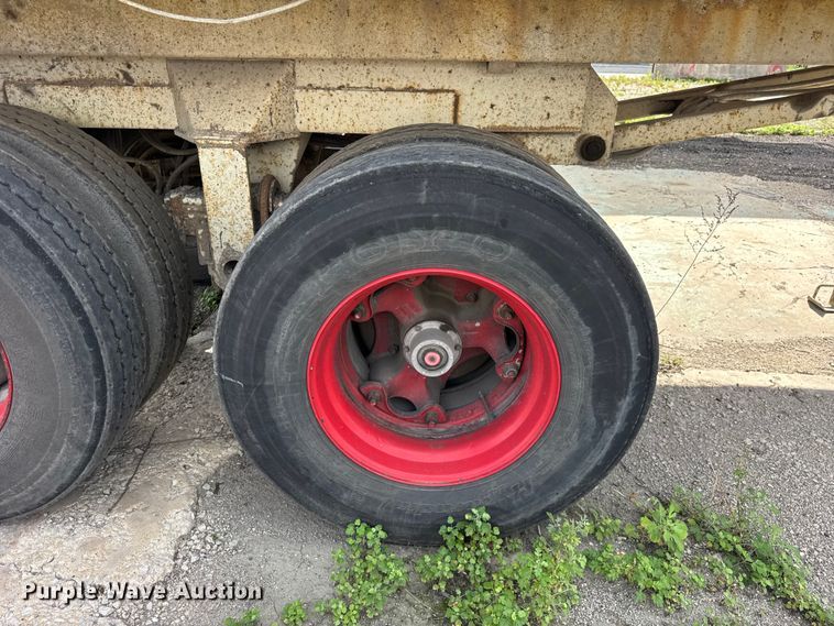 image for item EF2228 1993 Hillbilt end dump trailer