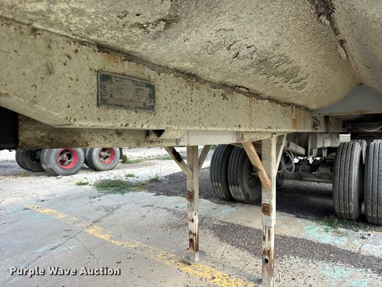 image for item EF2229 1993 Hilbilt end dump trailer