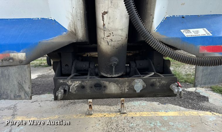 image for item EF2229 1993 Hilbilt end dump trailer