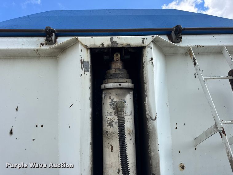 image for item EF2229 1993 Hilbilt end dump trailer